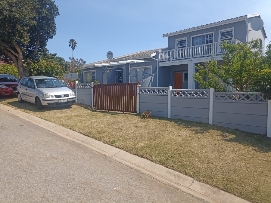 4 Bedroom Property for Sale in Heiderand Western Cape